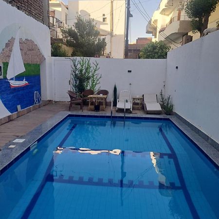 Tara Apartments Luxor Bagian luar foto