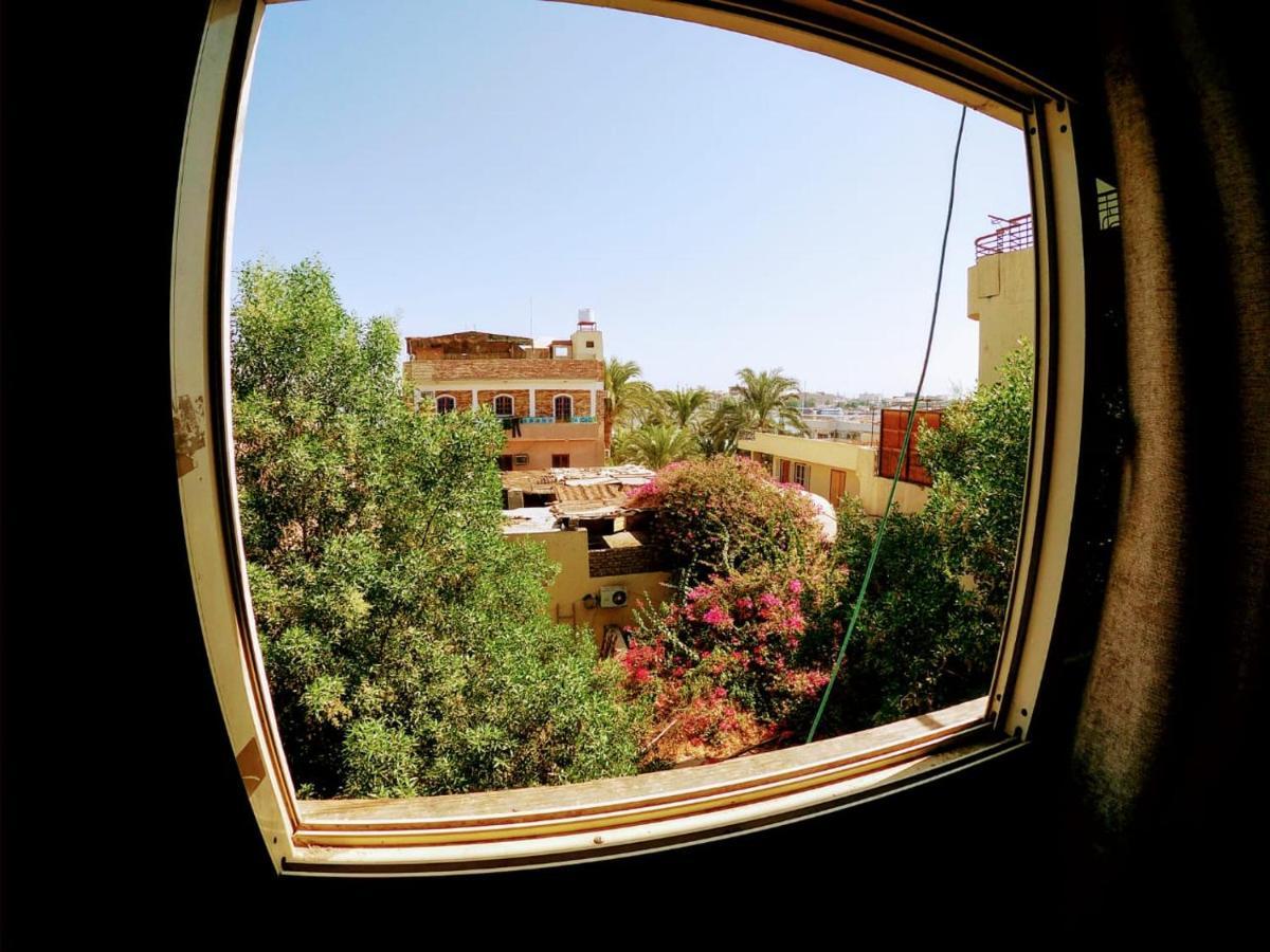 Tara Apartments Luxor Bagian luar foto